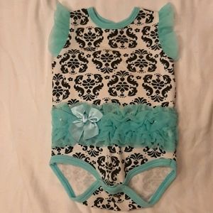 Cutie pie toddler girls 9 month old onesee